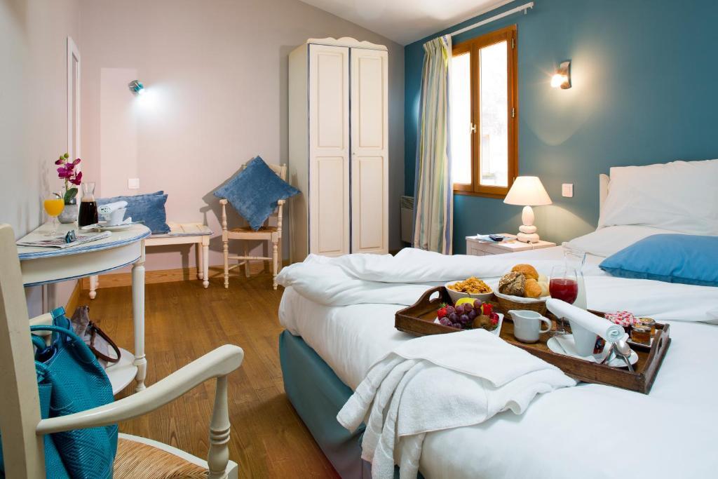 Logis Hotel Les Flots Bleus Beaulieu-sur-Dordogne Rom bilde
